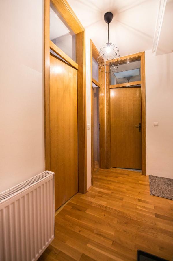 Apartment Lamar - Entry With Pin 0 - 24H, Underground Parking Garage, Elevator Славонски-Брод Экстерьер фото