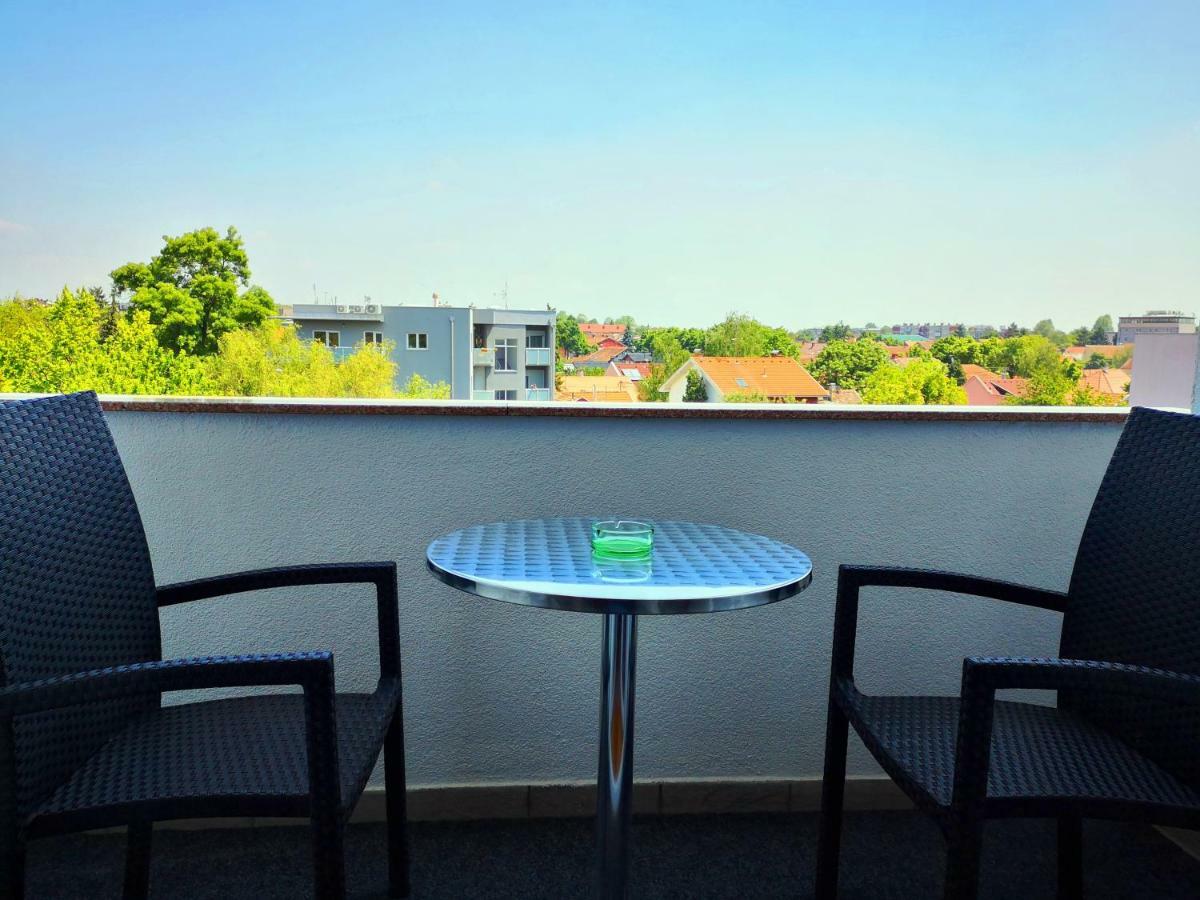 Apartment Lamar - Entry With Pin 0 - 24H, Underground Parking Garage, Elevator Славонски-Брод Экстерьер фото
